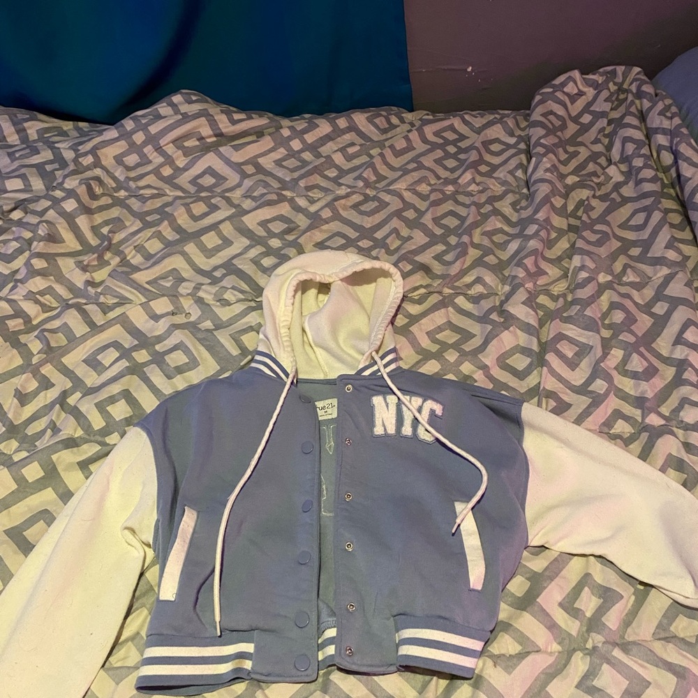 NYC Two-Tone Cropped Hoodie Jacket
